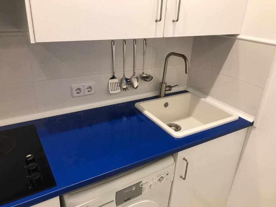 Un Genial Estudio En El Barrio Las Cortes Madryt Zewnętrze zdjęcie